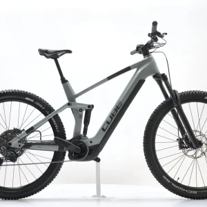 StudioMintBikes_1_d7fee5b6-529d-4fd8-a6ce-631eb73e1b3e.jpgv1762528237 CUBE Stereo Hybrid 140 HPC Pro 750 2024 T.XL